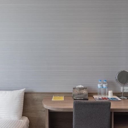 Hotel Brown - Zhongzheng Tainan Luaran gambar