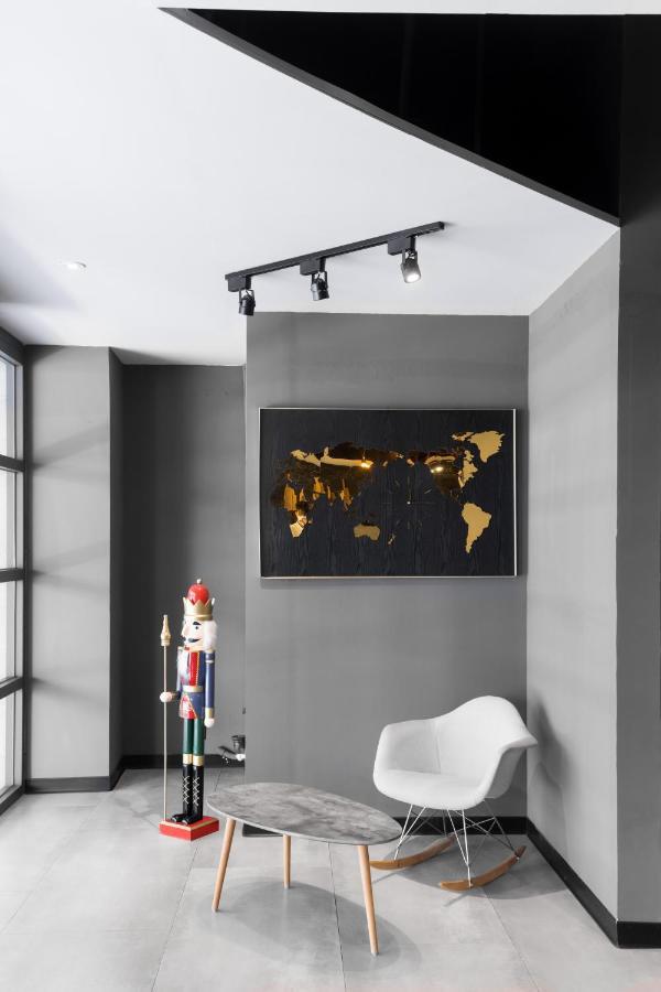 Hotel Brown - Zhongzheng Tainan Luaran gambar
