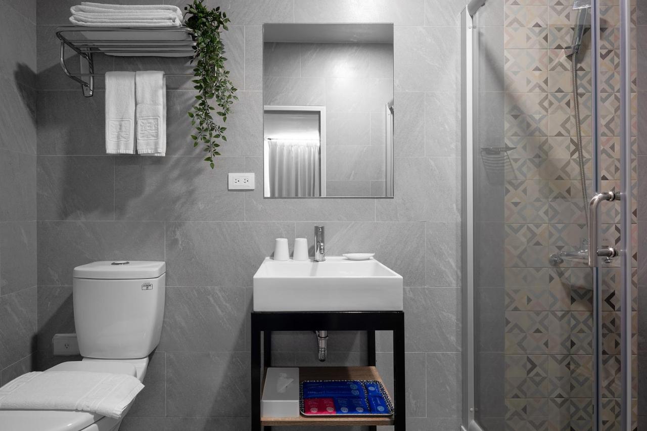 Hotel Brown - Zhongzheng Tainan Luaran gambar