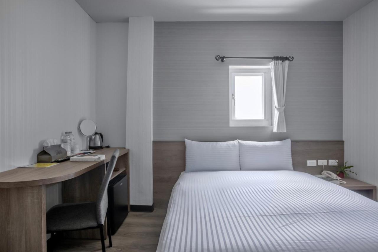 Hotel Brown - Zhongzheng Tainan Luaran gambar