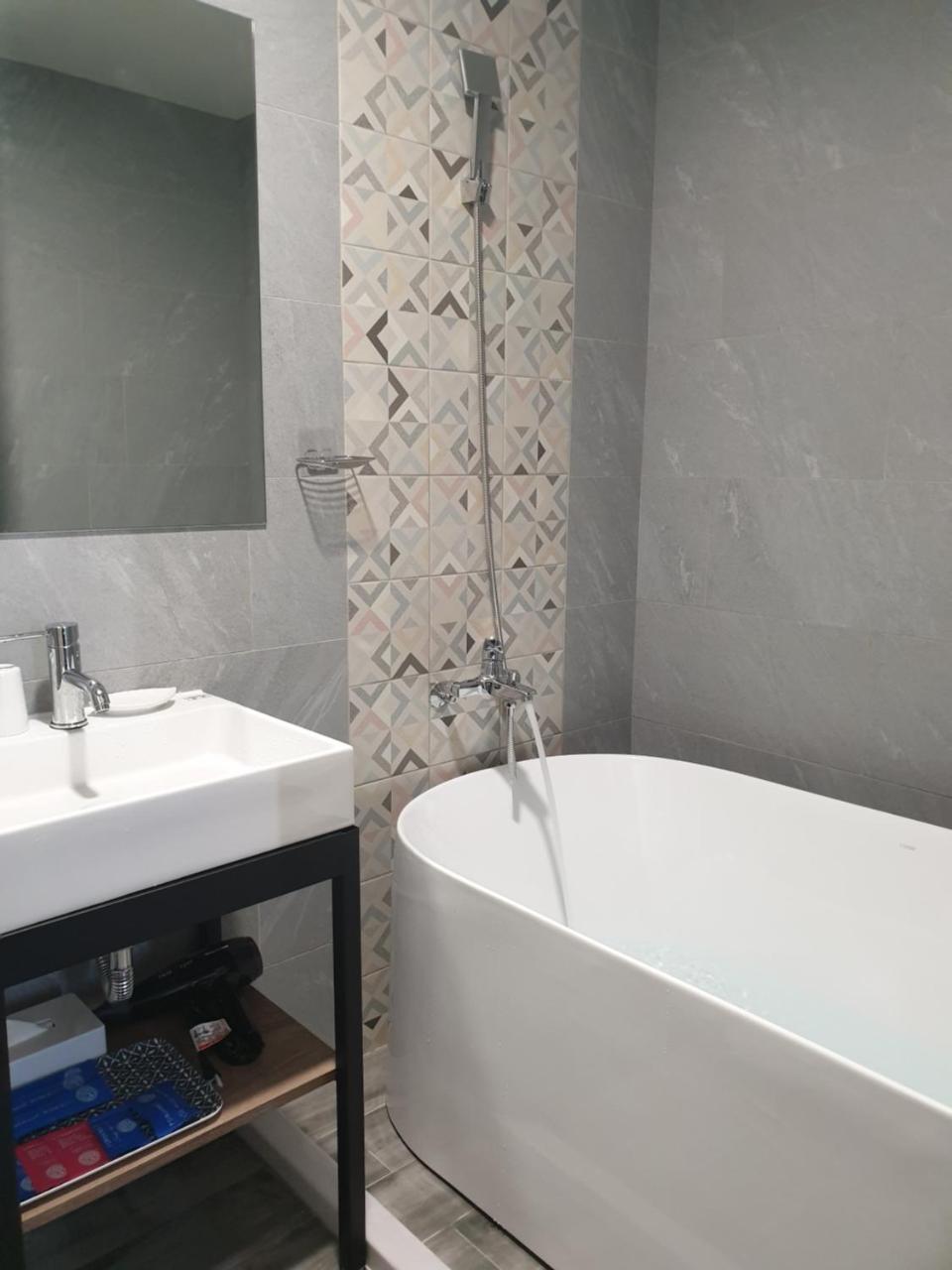 Hotel Brown - Zhongzheng Tainan Luaran gambar